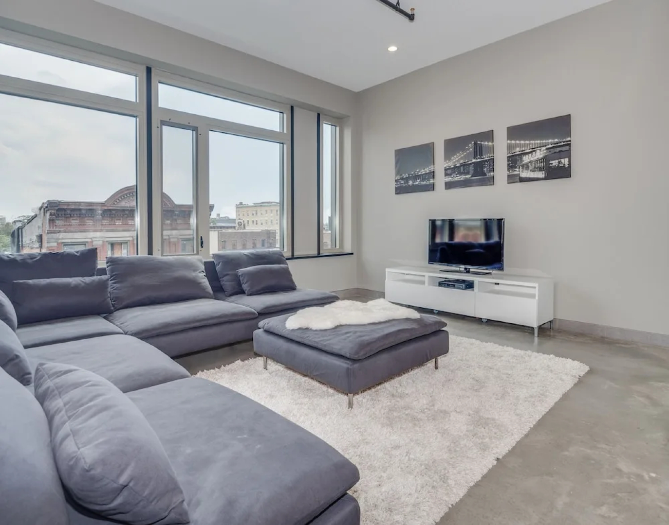 Deedee's Apartments - Lofts at Grove