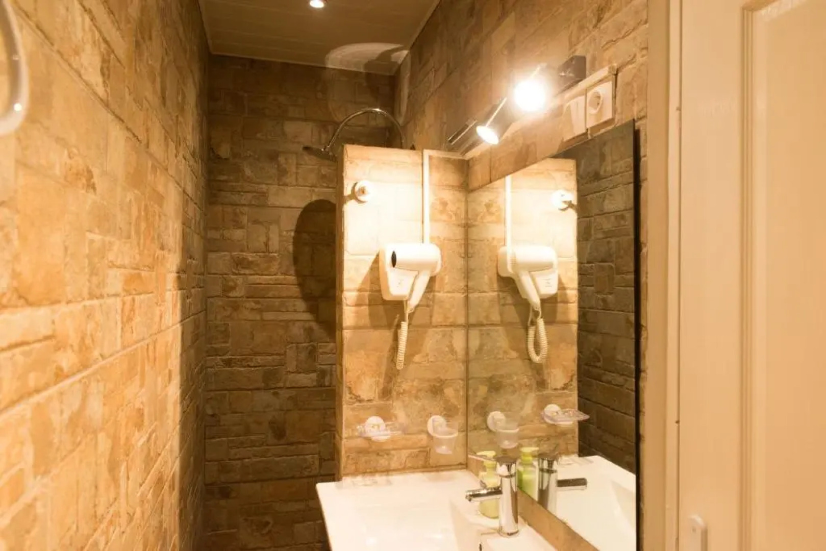 La Residence Des Cafeiers - Le Tampon (Adults Only)