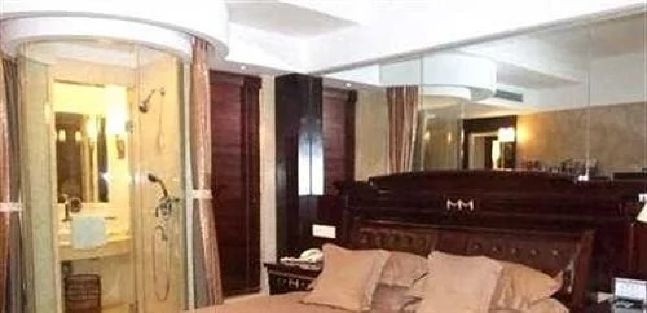 Earl International Business Hotel