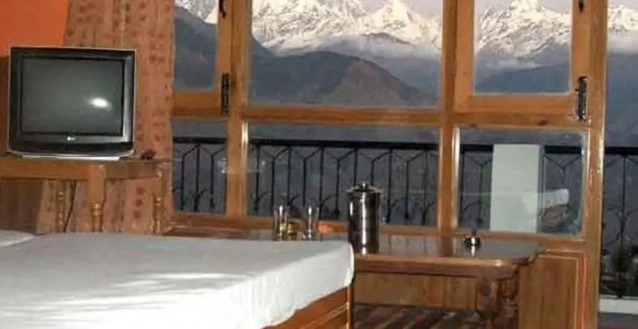 Pandey Lodge Munsiyari by Goroomgo