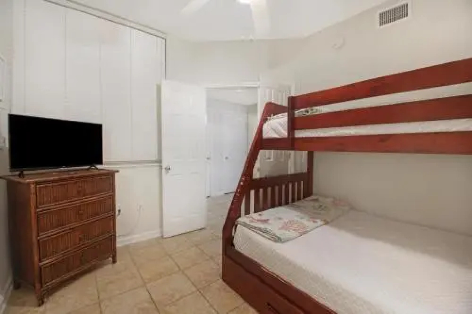 Beach Club Bristol 201 Condo