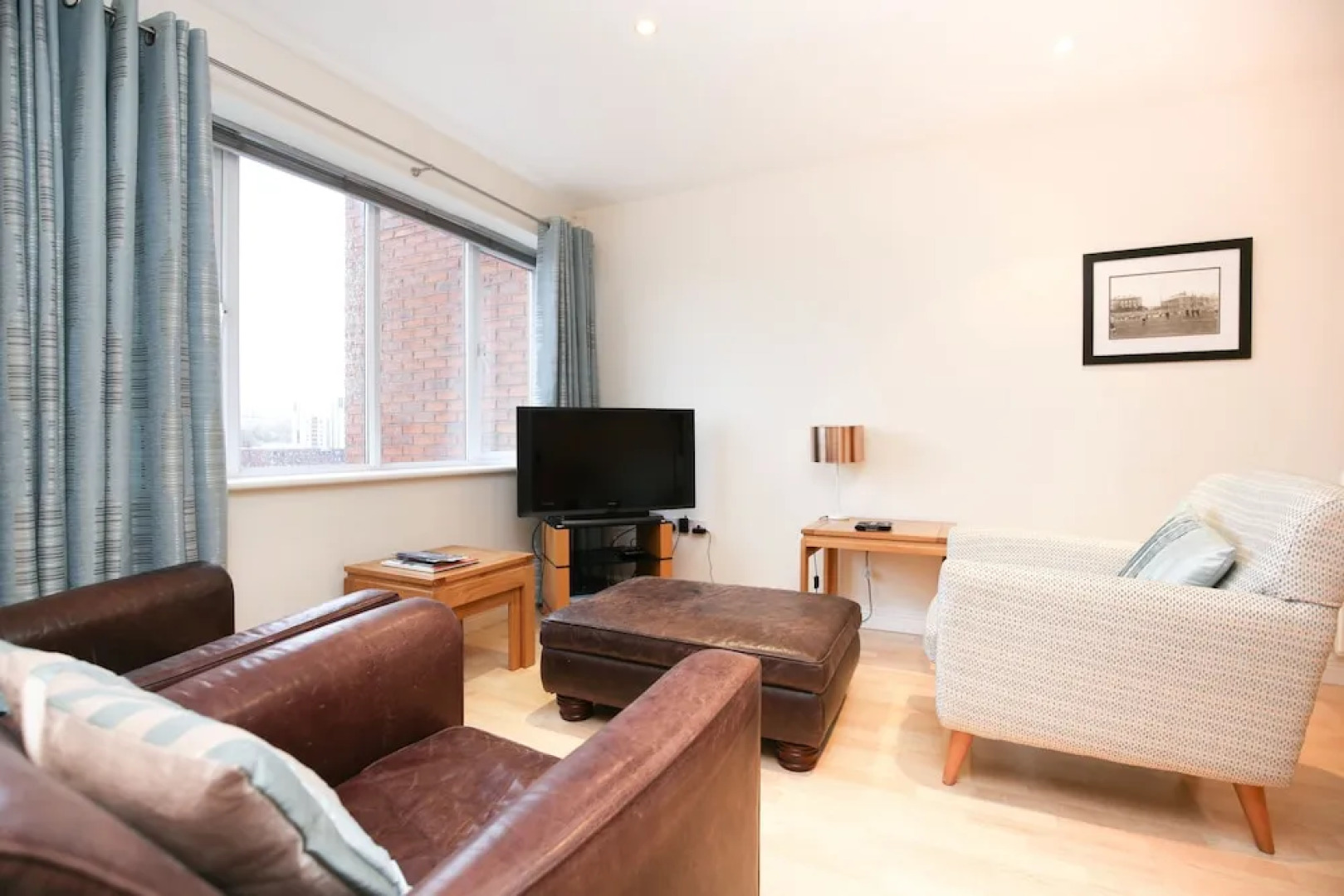 Swan Apartments - By Week2Week