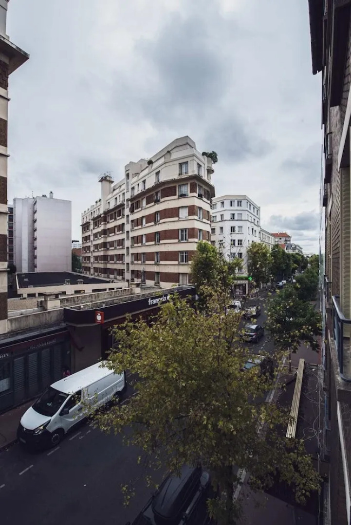 Superb Apartment at the Gateway to Paris