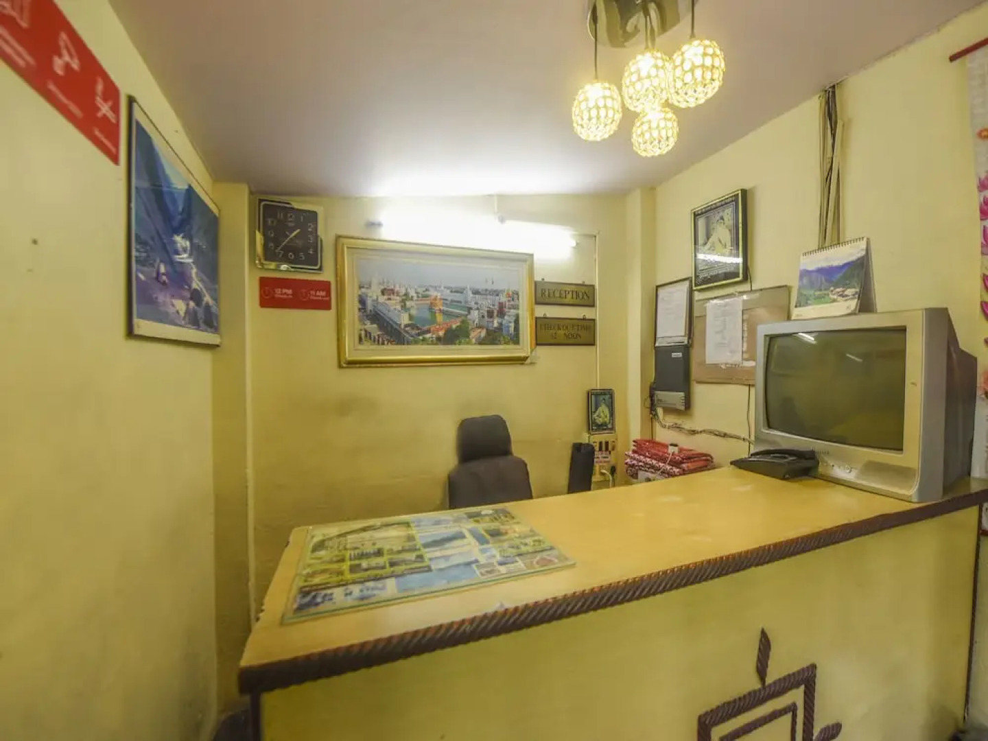 OYO 9452 Hotel Moonlight