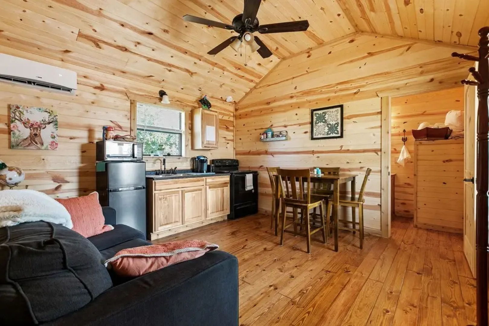 Hr 5 - The Indian 1 Bedroom Cabin by RedAwning