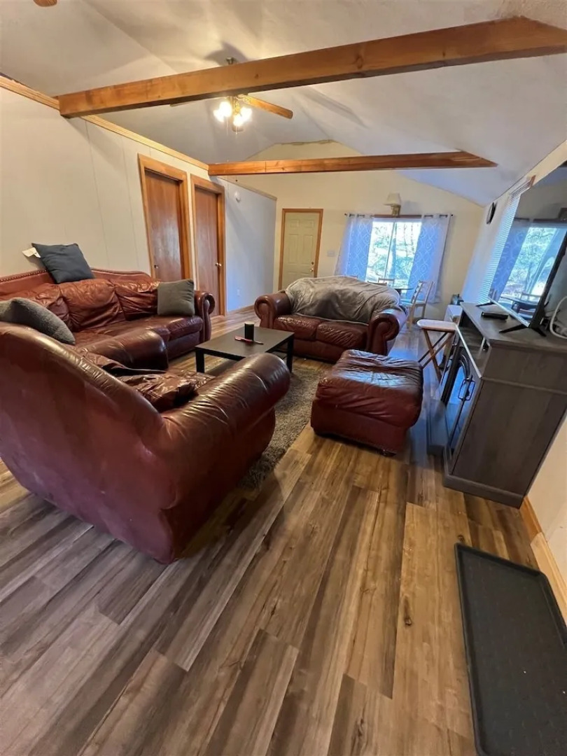 Crooked River Cottage Limit 5 2 Bedroom Cottage by RedAwning