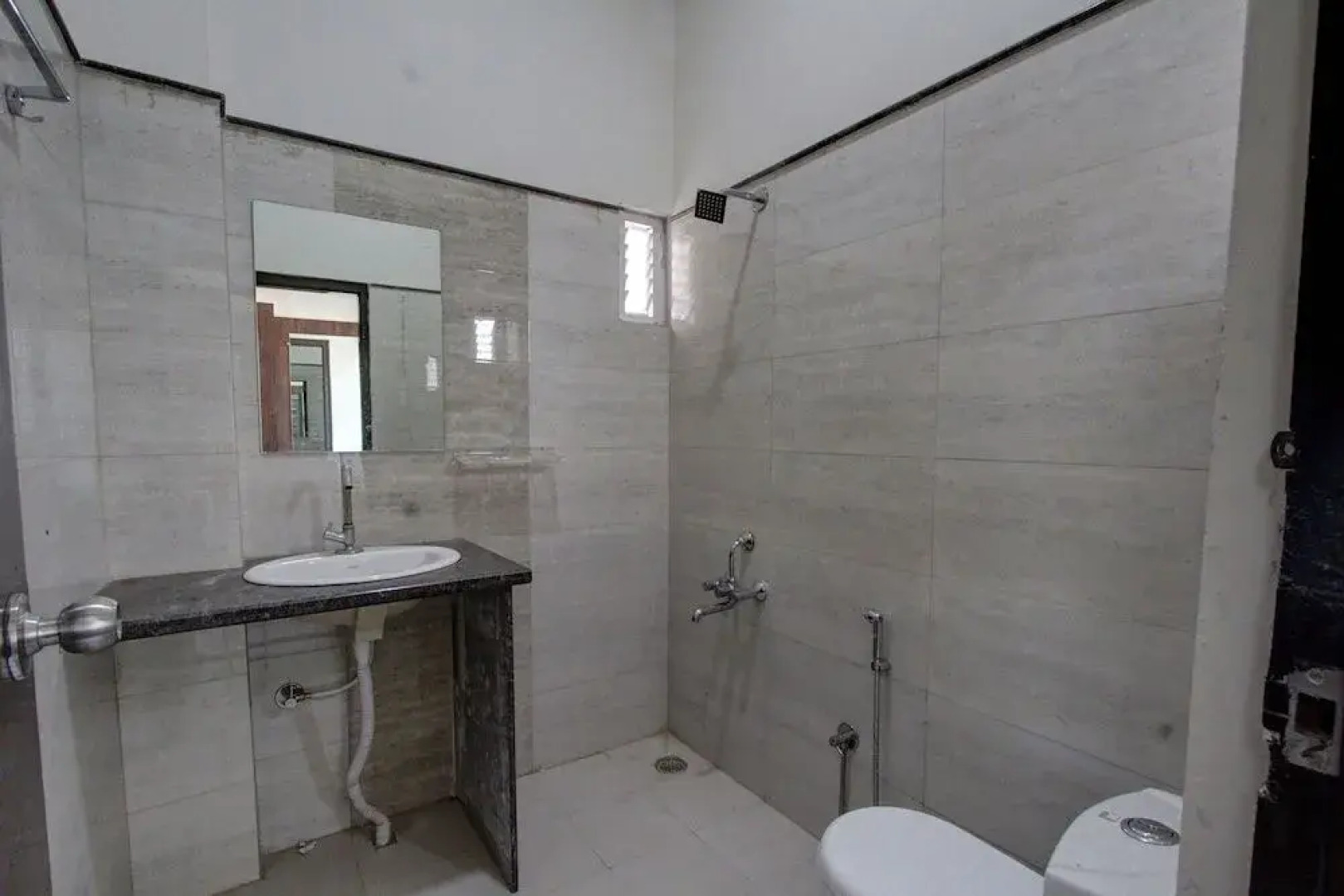 Kruthika Comforts By OYO Rooms