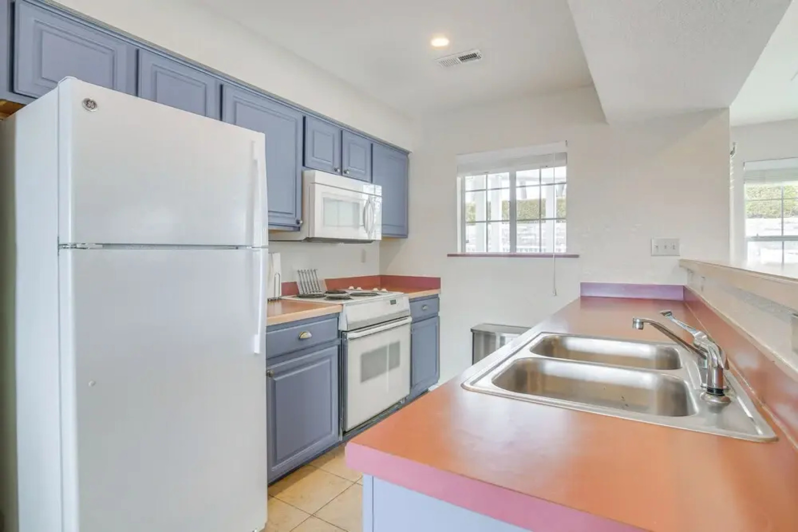 Resort Hot Tub Access! Table Rock Lake Condo