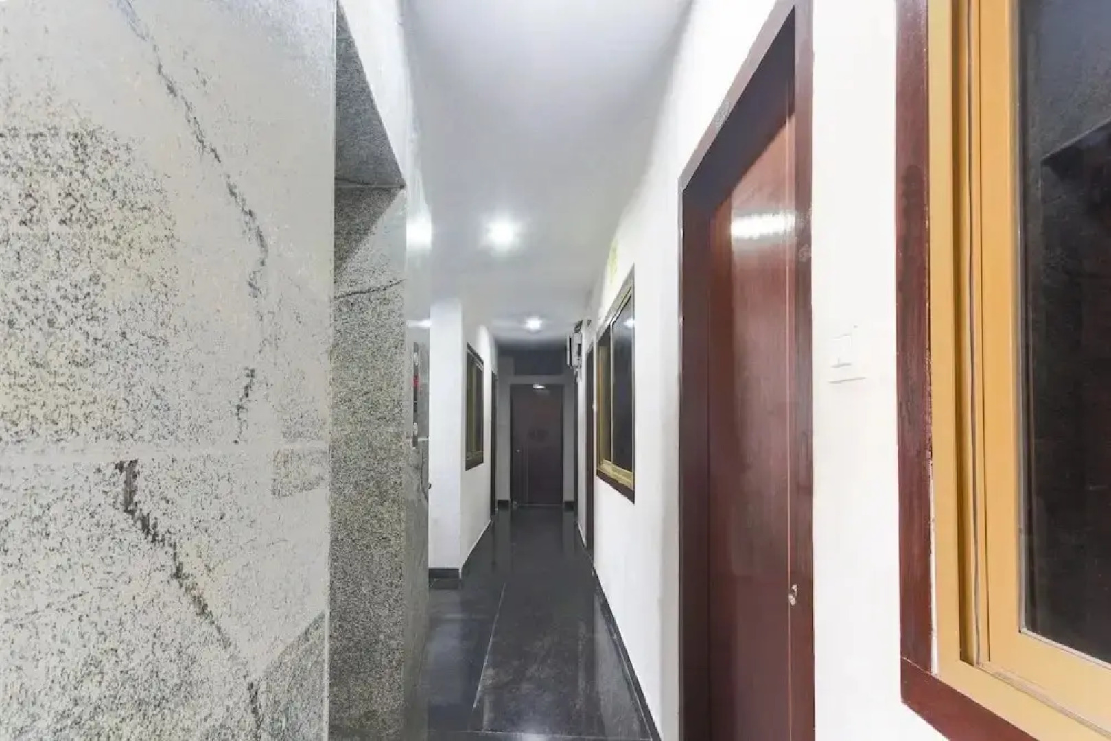 Hotel Cm Residency by OYO Rooms