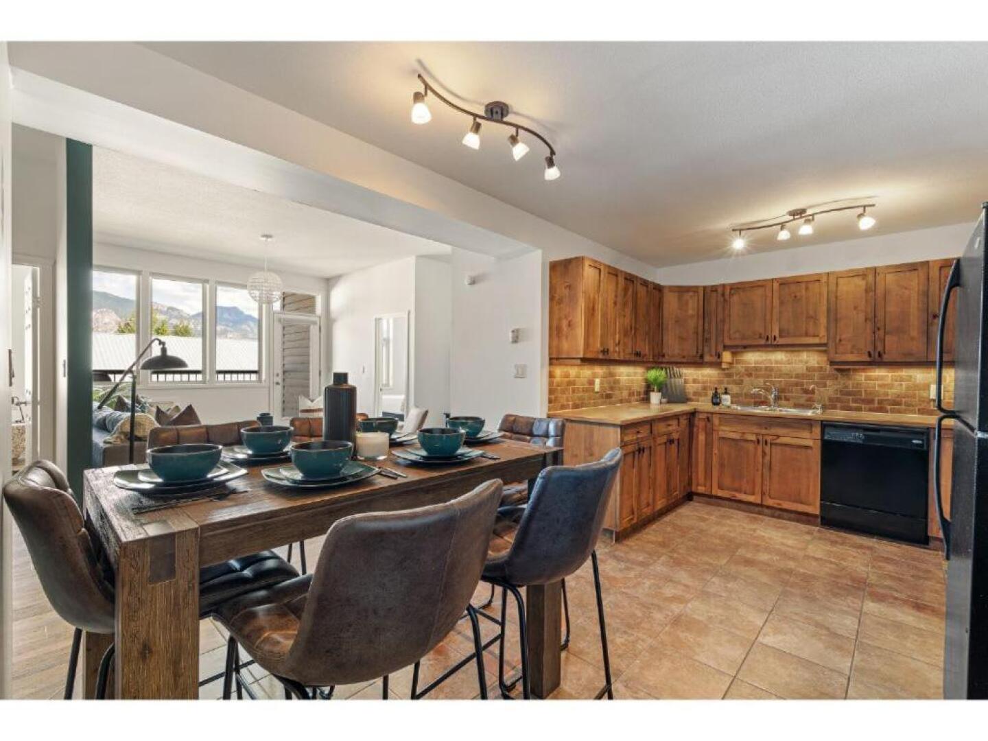 The Grizzly House I Sleep 7 I Patio & BBQ I 55 TV