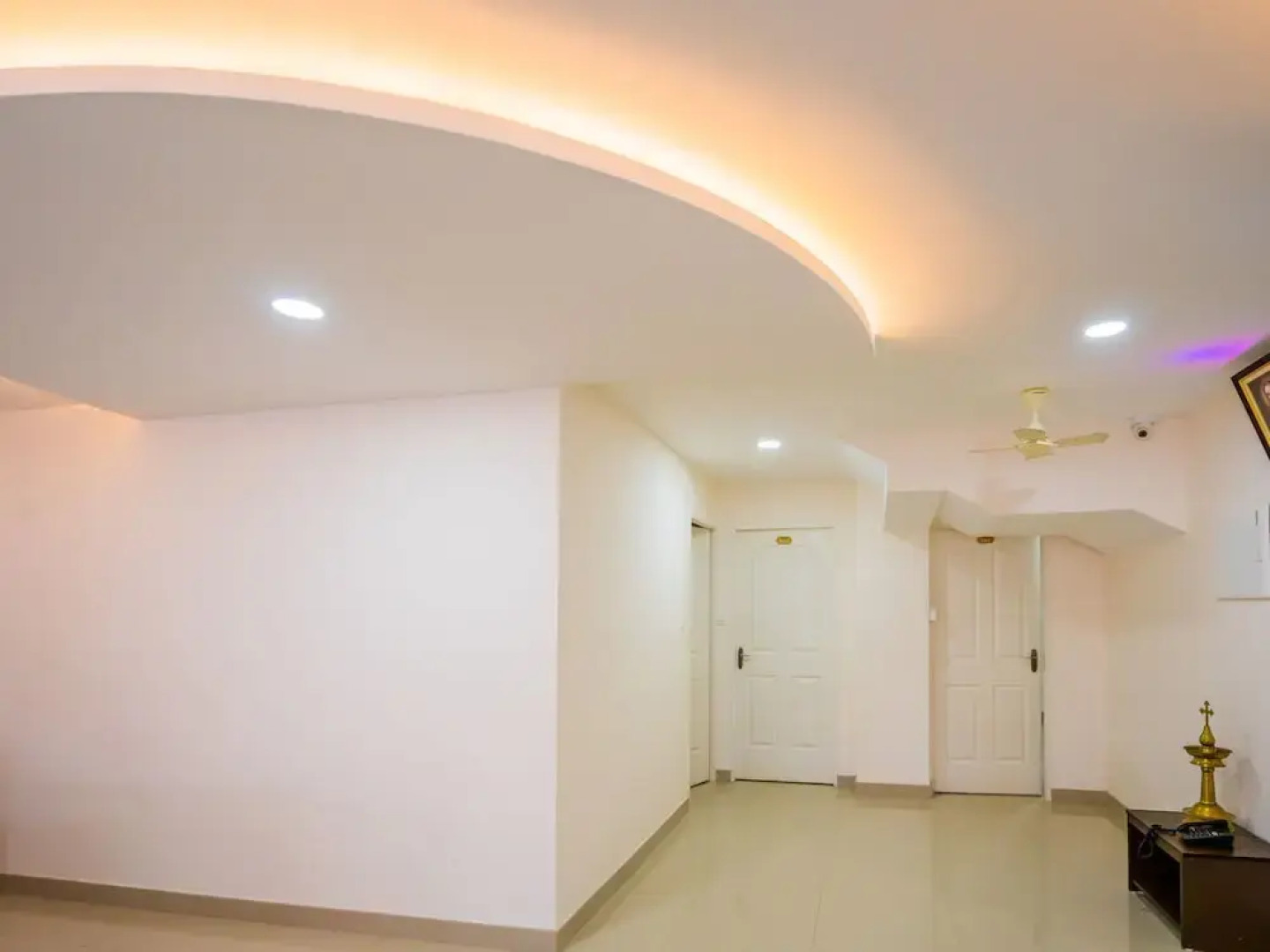 OYO 14879 Home Elegant 1BHK Kochi Airport