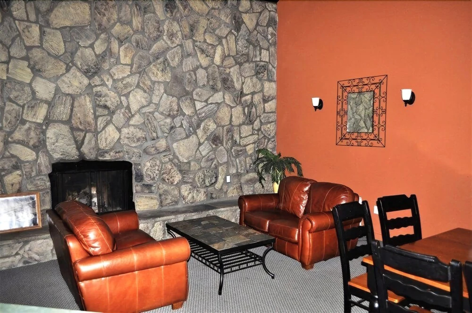 Lake Cliffe 1 Bed 1 Bath Views