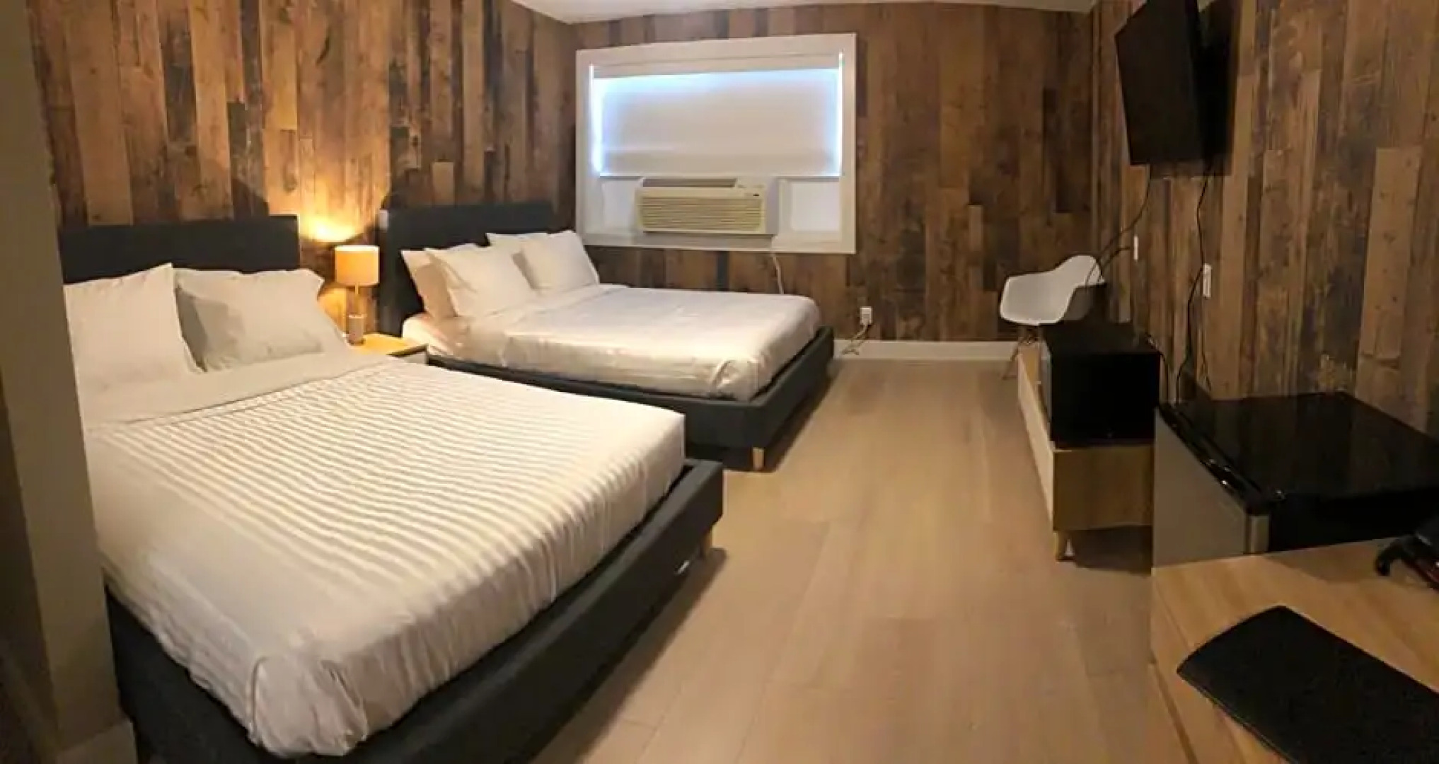 Camrose Le Chateau Hotel