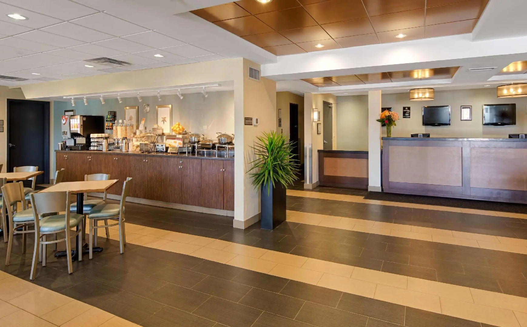 Best Western Thompson Hotel & Suites