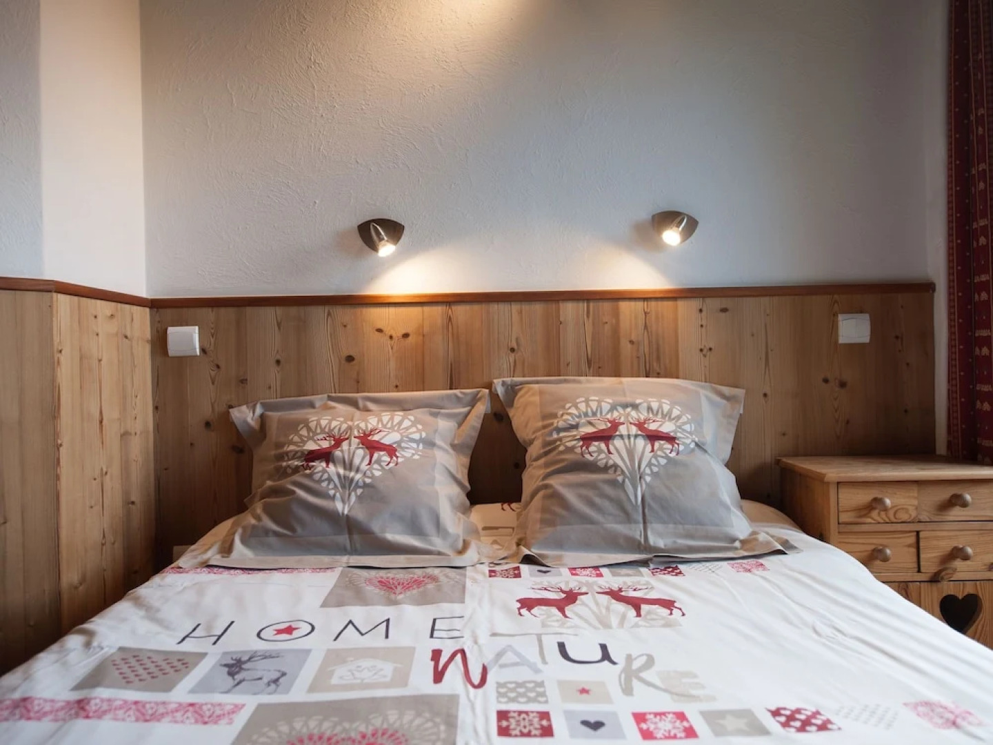 Comfortable Semi-detached Chalet 1 km. From the Nice Center