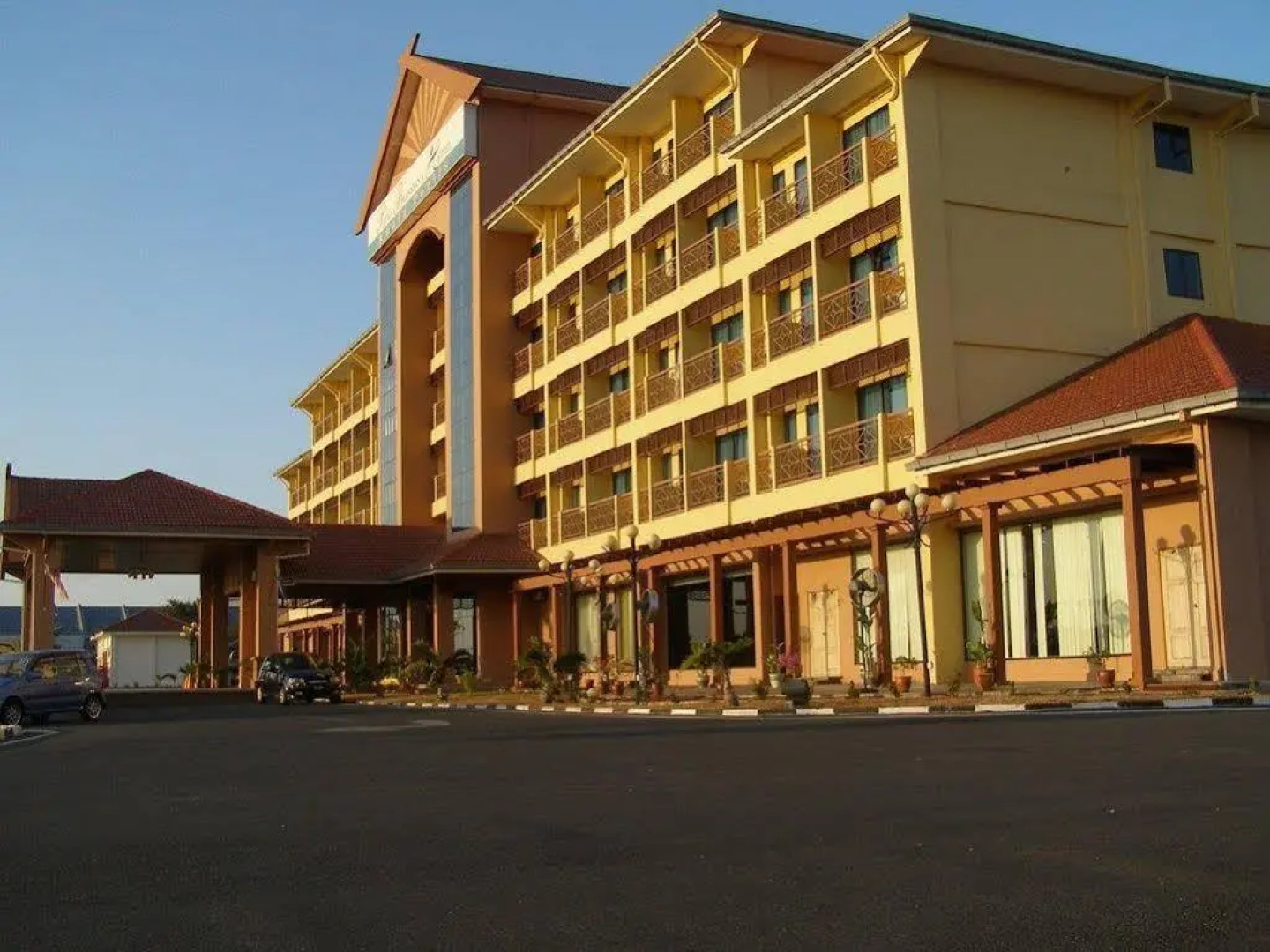 Putra Brasmana Hotel
