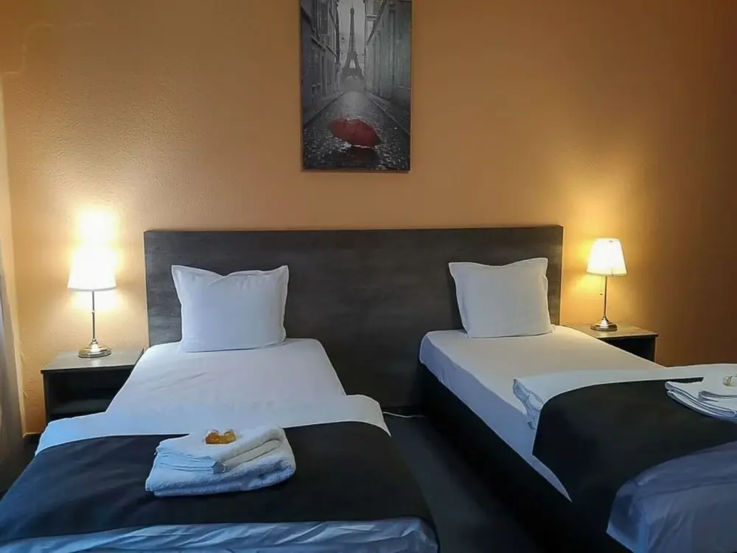 Airport Hotel 10 min to the Airport