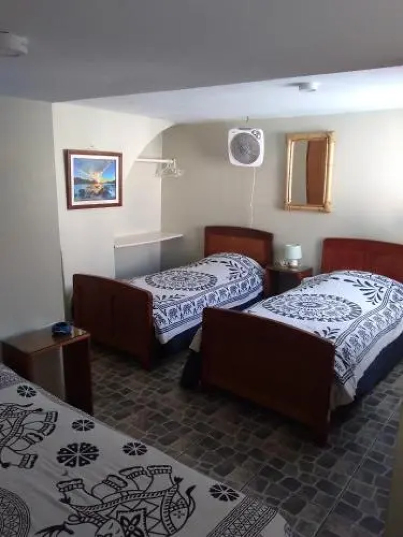 Hostal Los Delfines San Bartolo