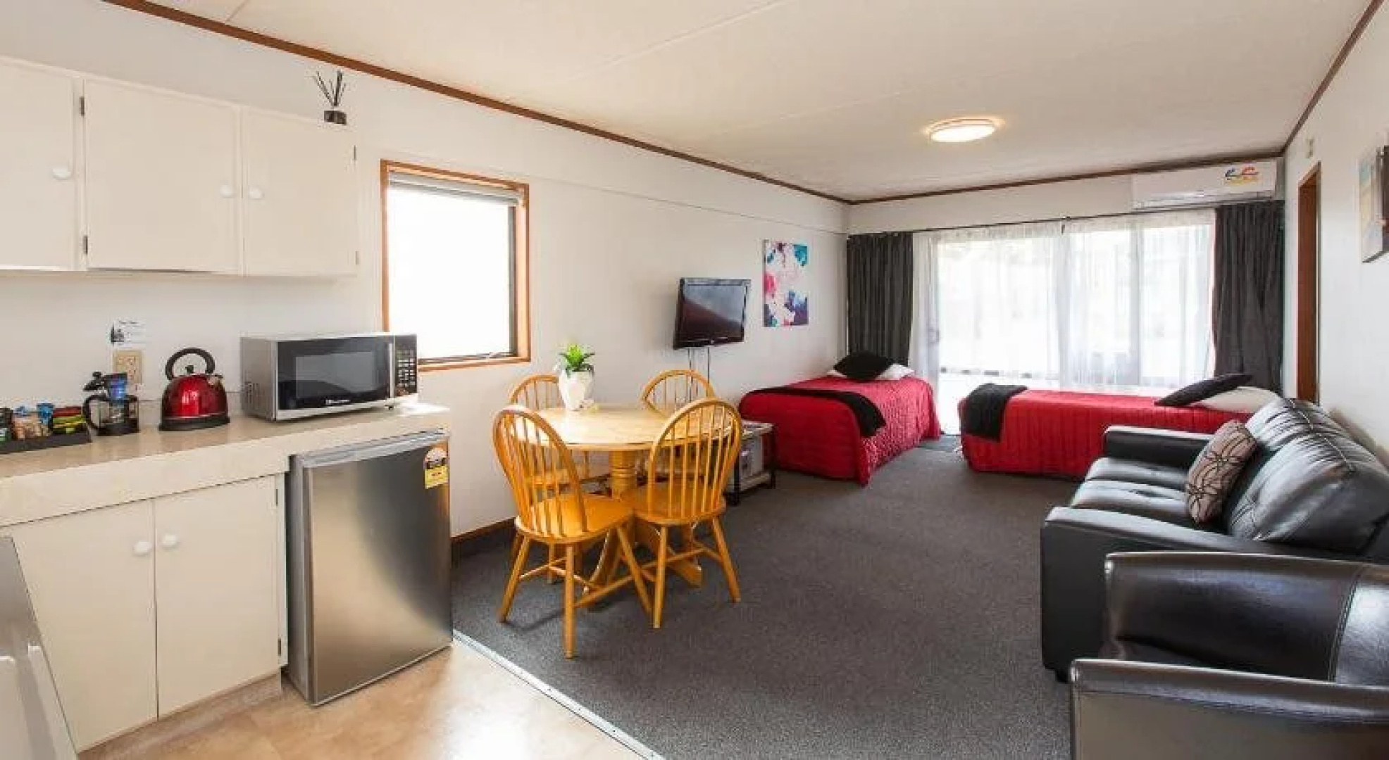 Summit Motor Lodge