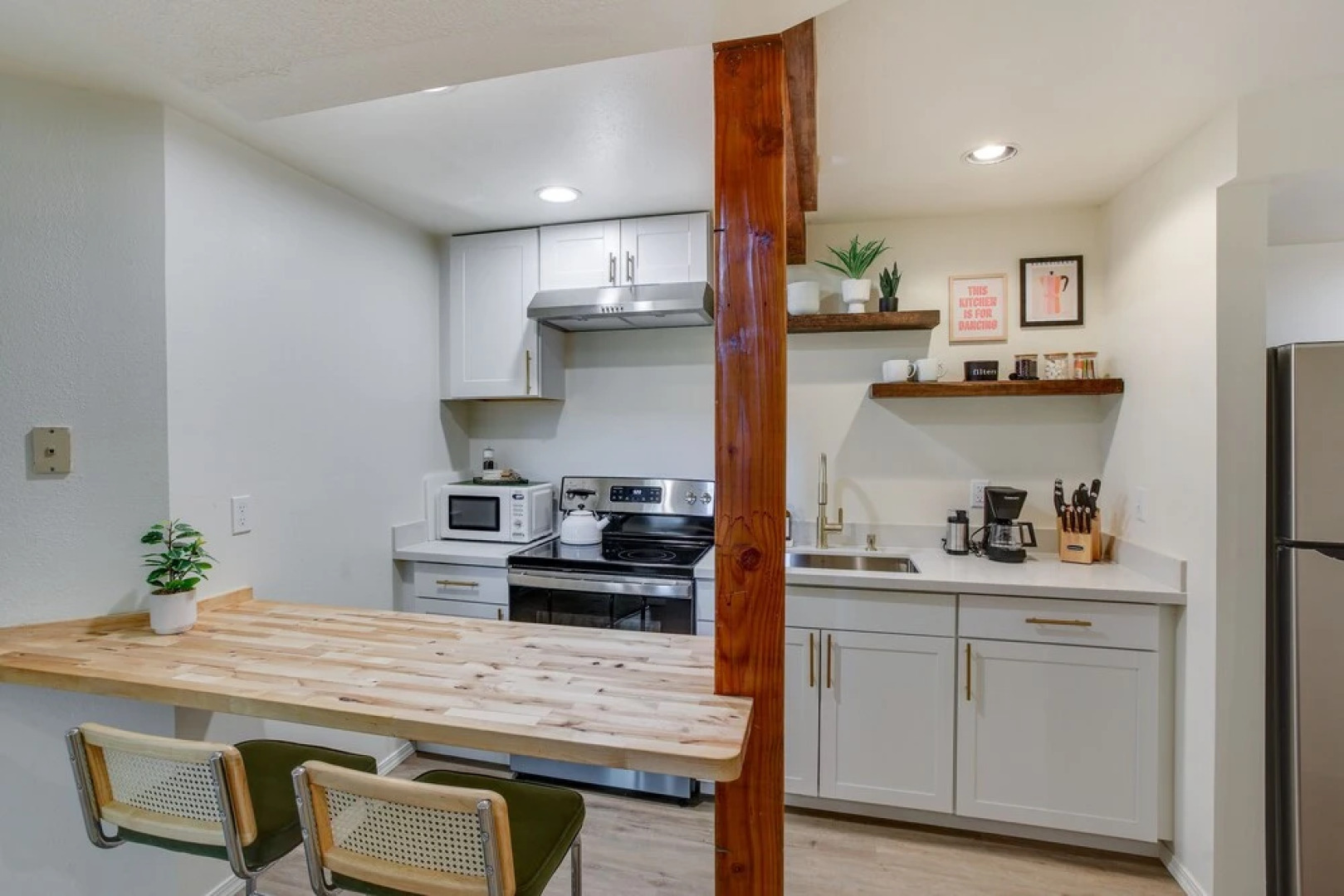 Updated Tacoma Home w/ Fire Pit!