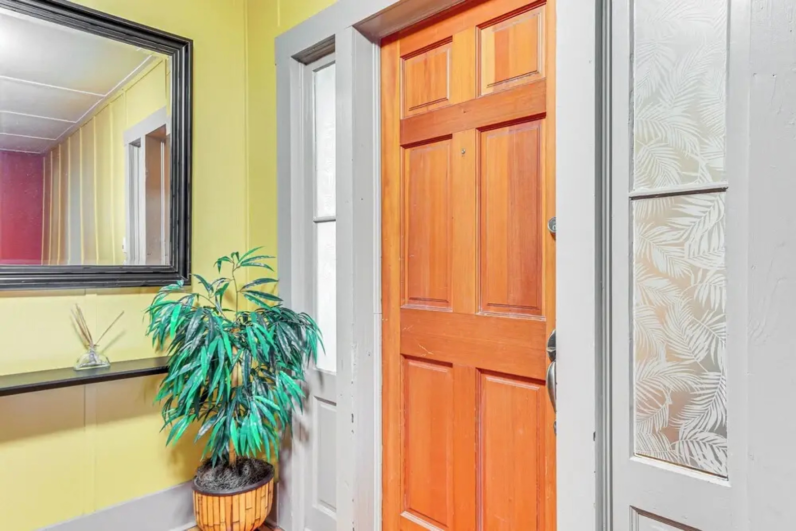 Walk to Manatee River: Palmetto Unit w/ Sunroom