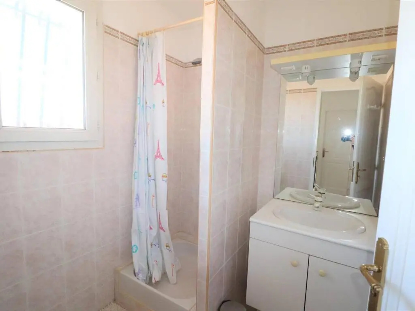 MAISON LE GRAU-DU-ROI, 5 PIèCES, 8 PERSONNES - FR-1-307-157