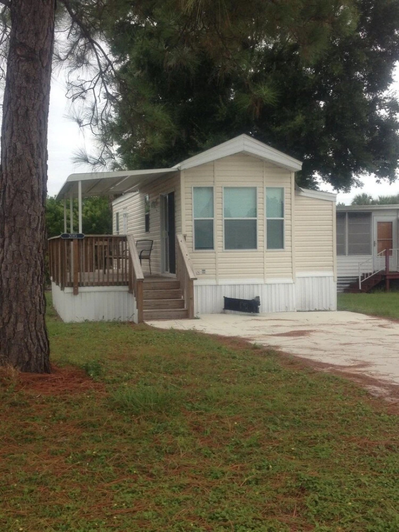 Winter Quarters Encore Manatee RV Resort