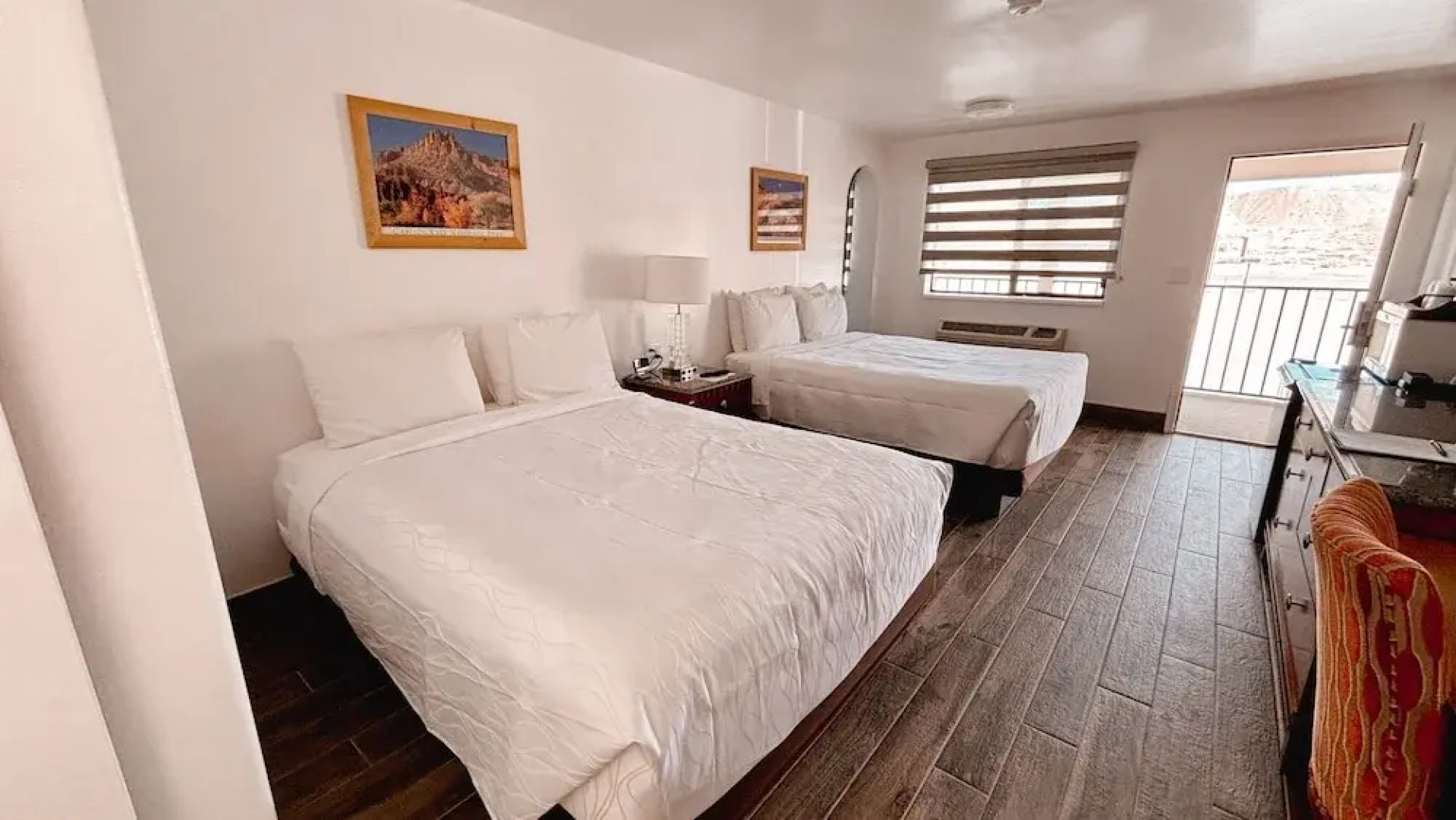 Whispering Sands Motel