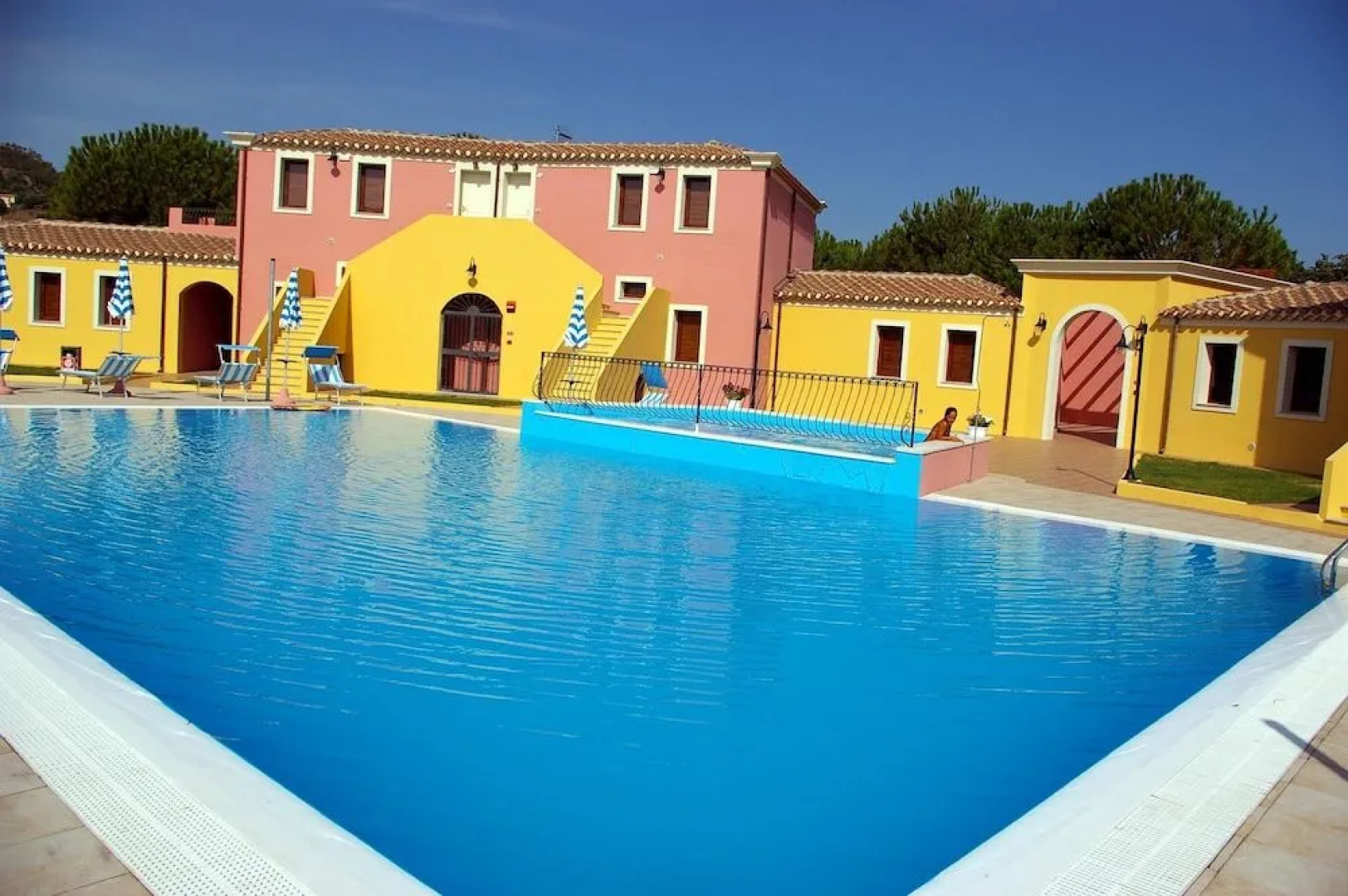 Rejna Residence Hotel