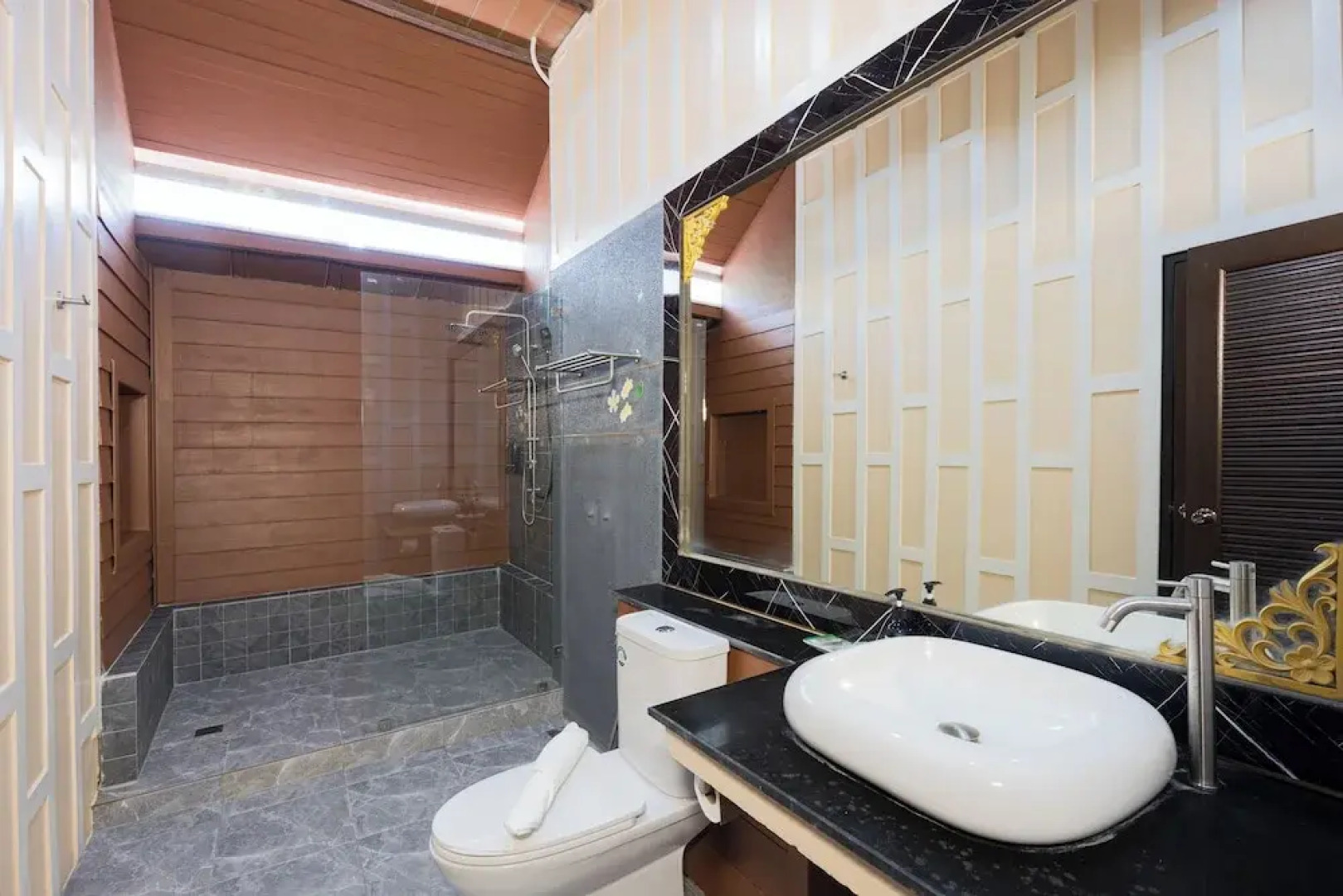 Blue Palm Residence Kata