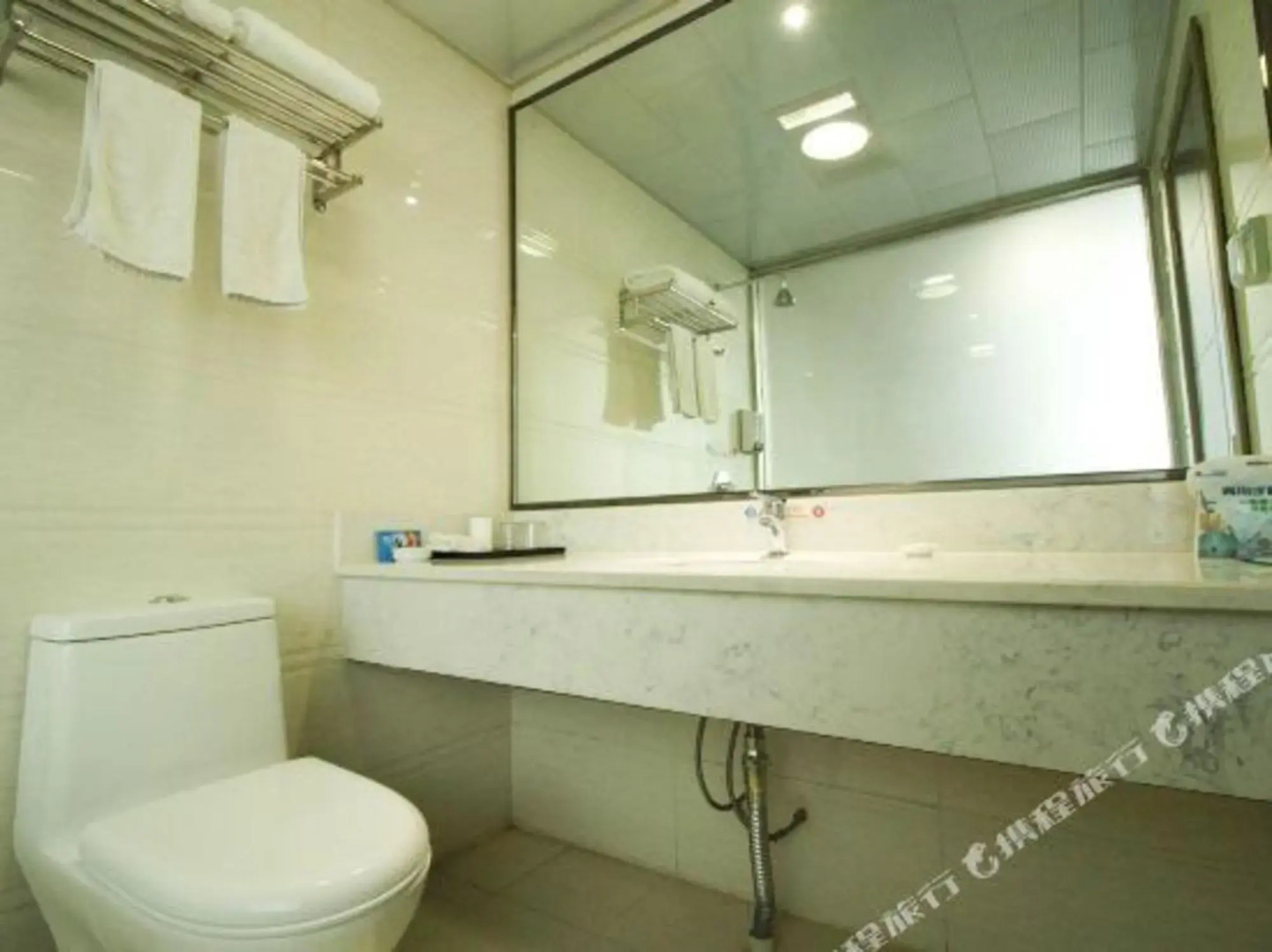 Super 8 Jiuquan Jindi