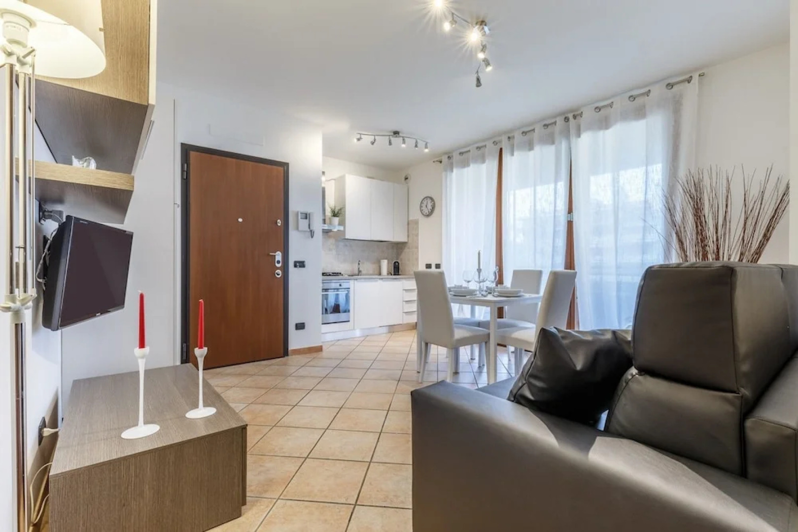 Suitelowcost - Limbiate