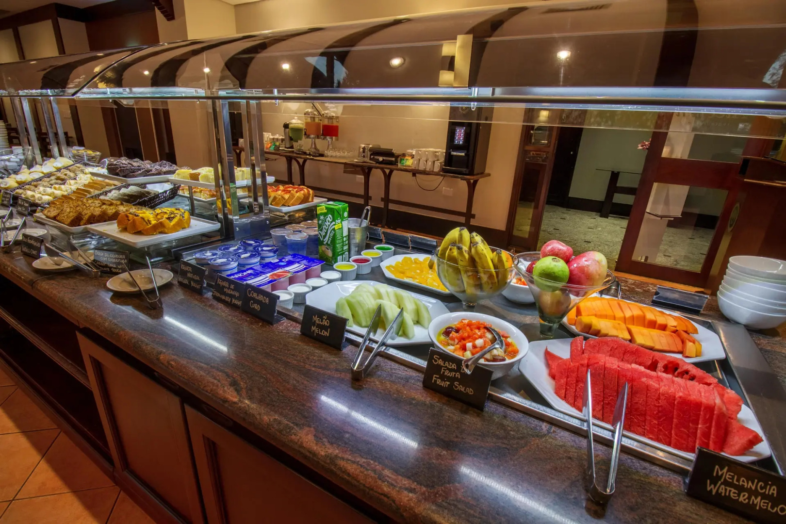 Hotel Deville Business Maringá