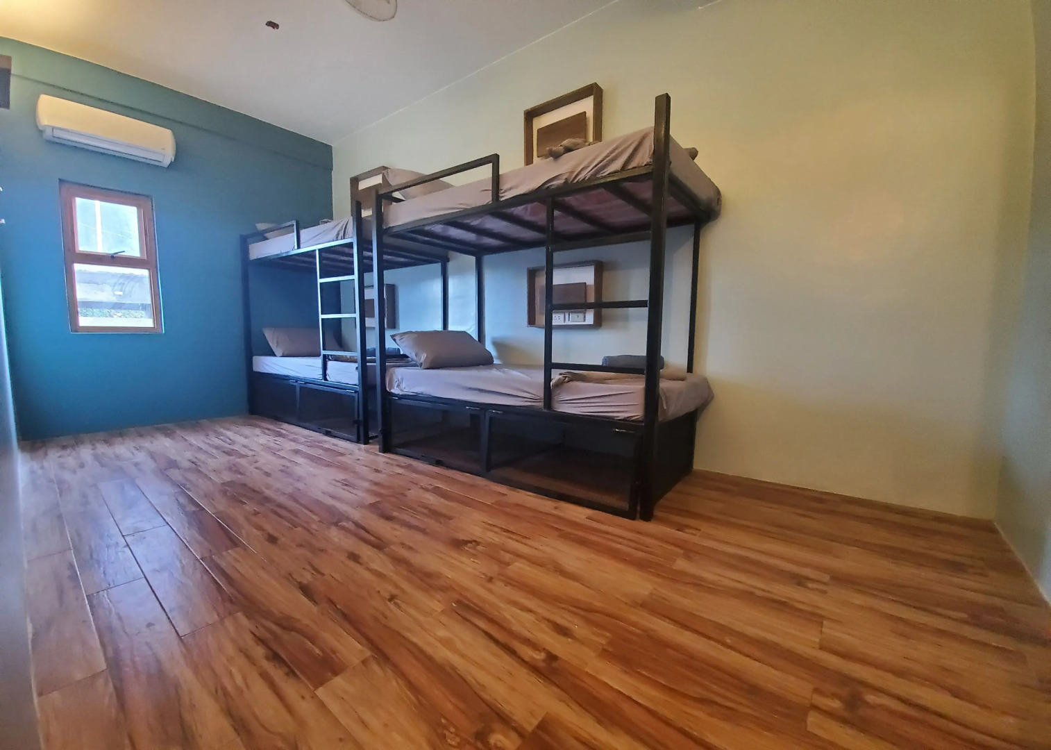 Outpost Hostel - Coron