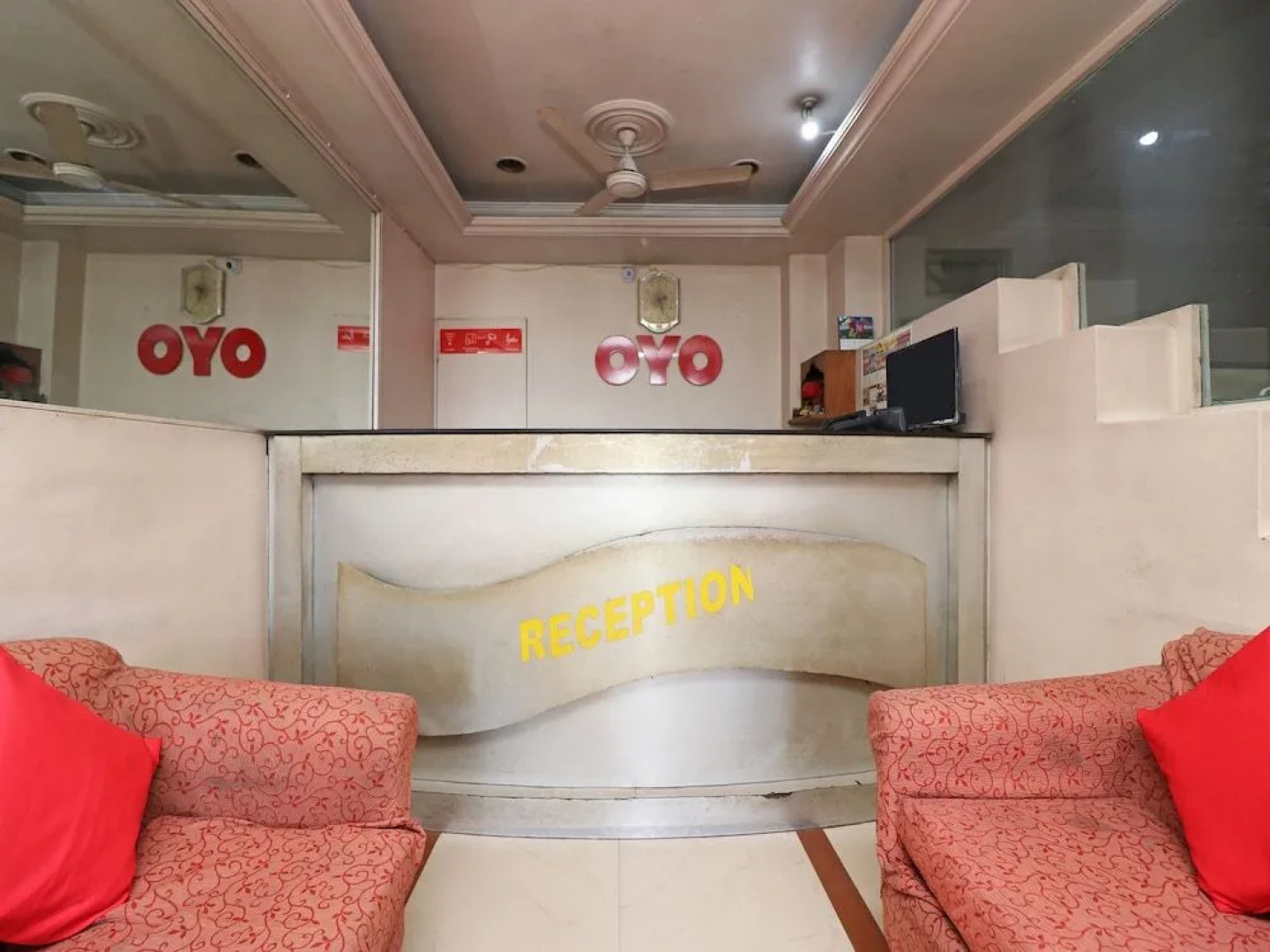 OYO 28130 Hotel Shiva