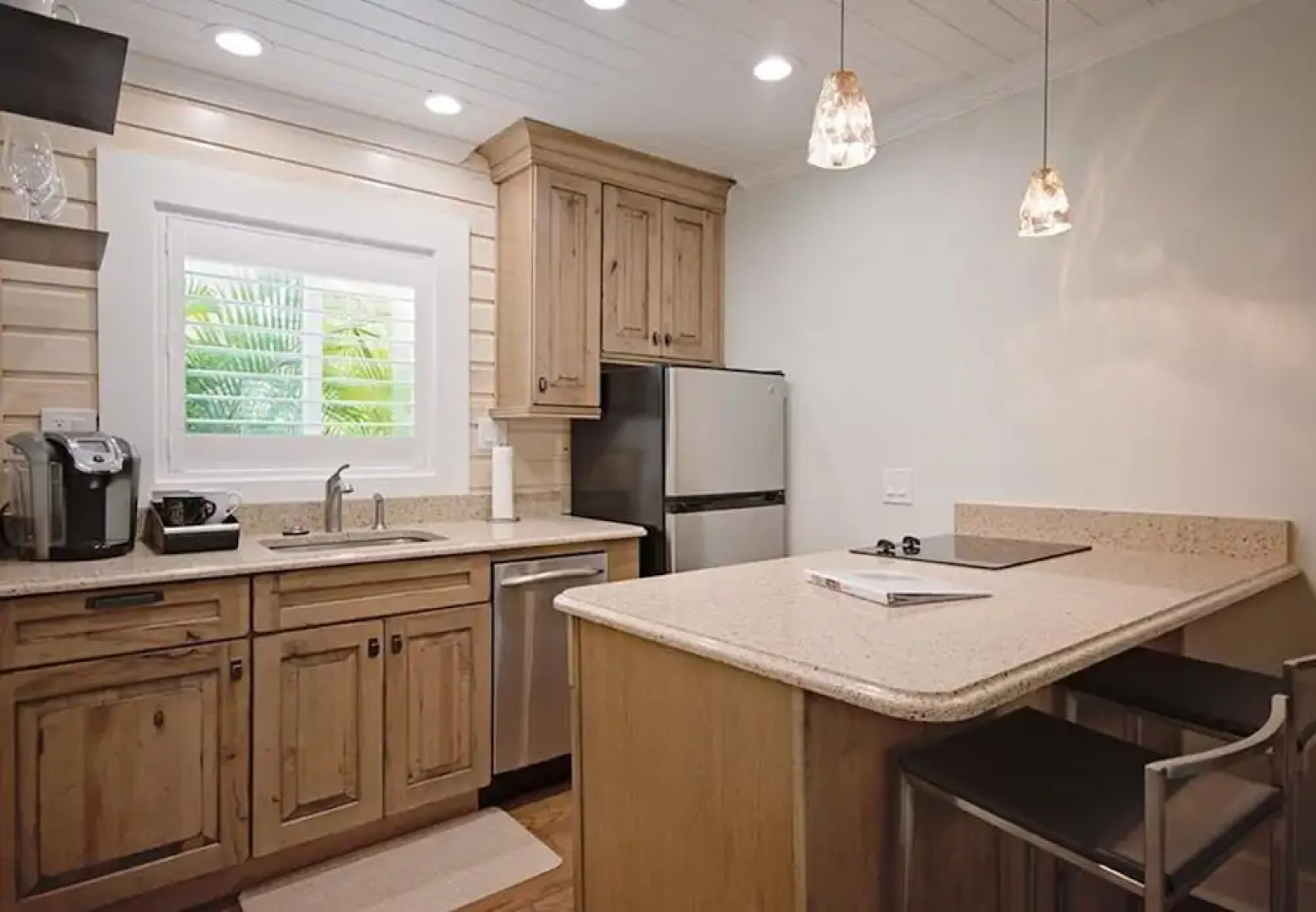 6West Beach Cottages