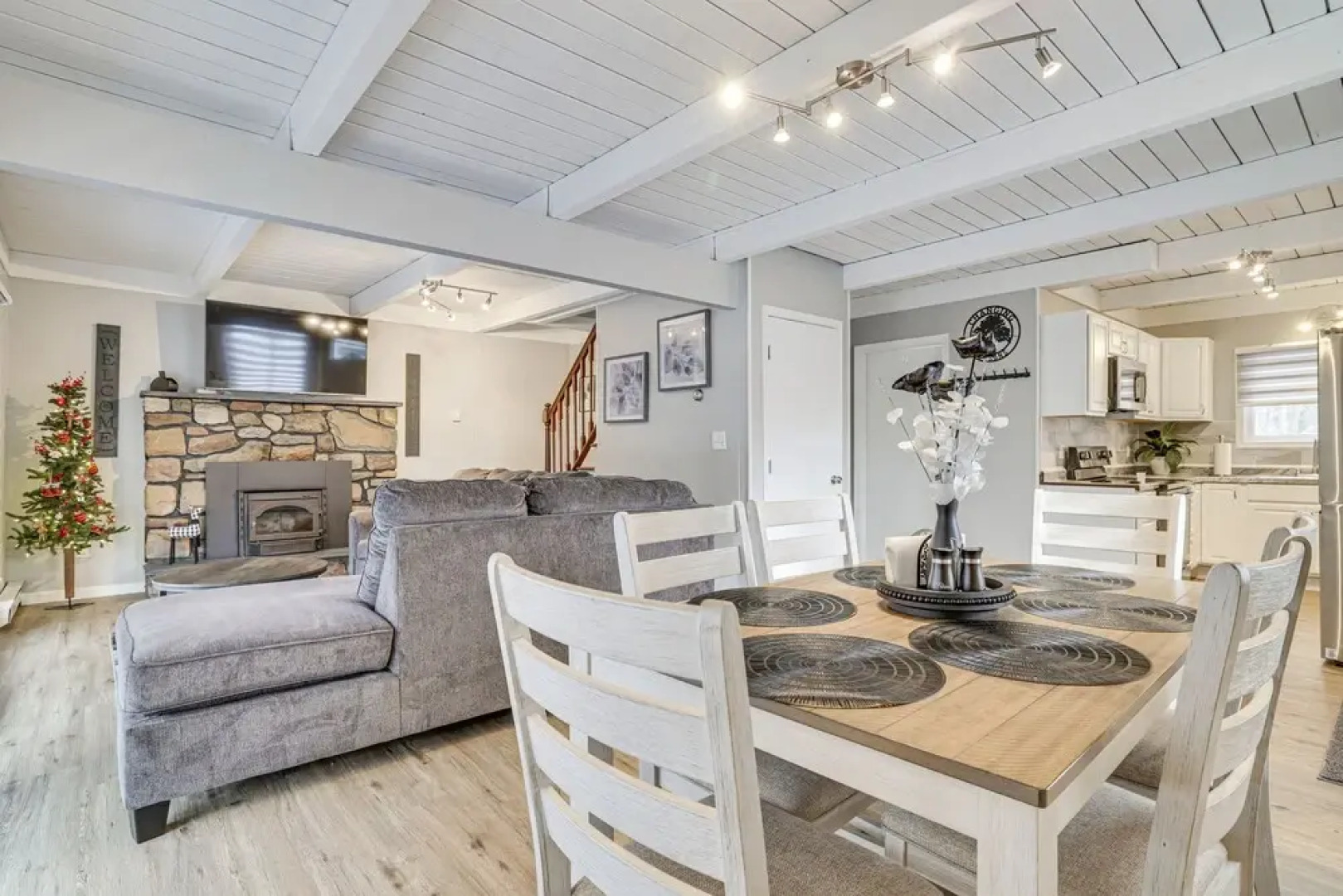 Tobyhanna Home w/ Private Hot Tub & Pool Table!