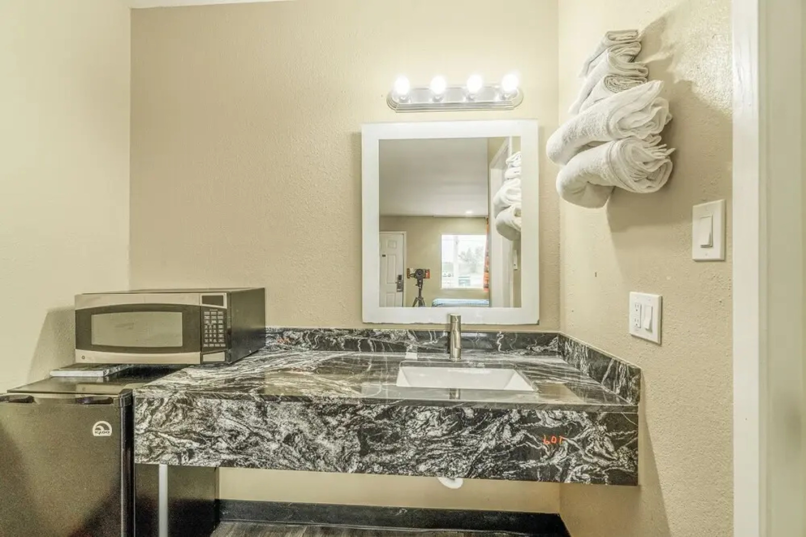 Regency Inn By OYO Rockdale TX