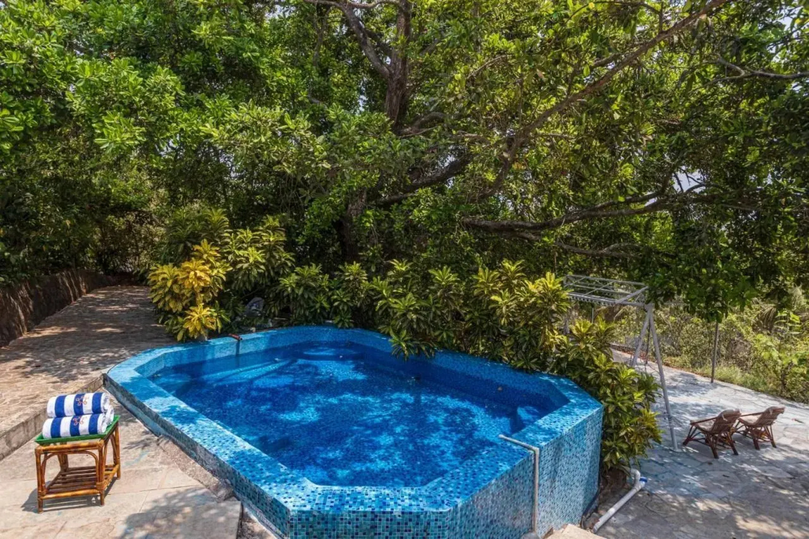 Saffronstays Sunglade