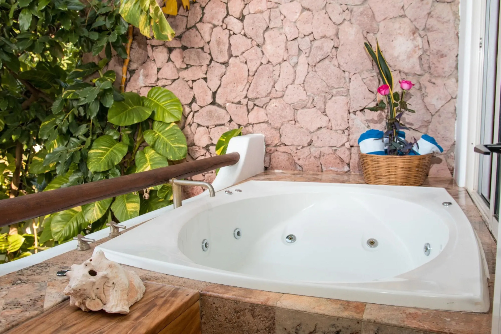 Mi Otra Casa - Adults Only