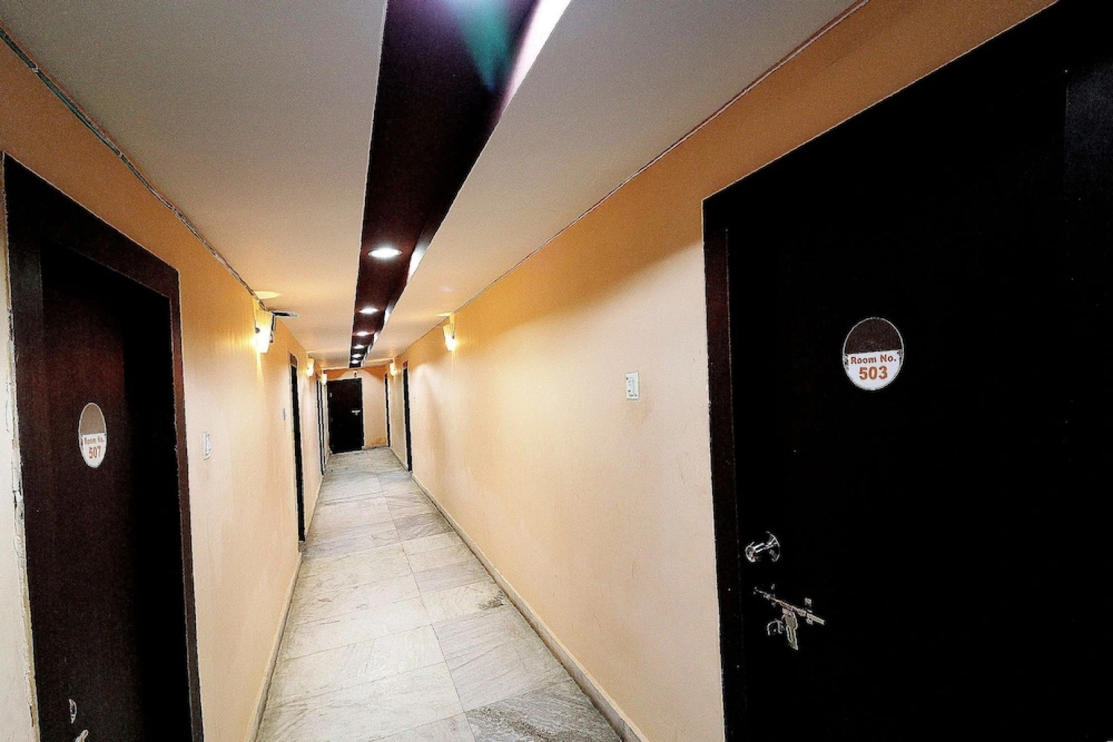 Capital O 16872 Chakra Nayan Tara