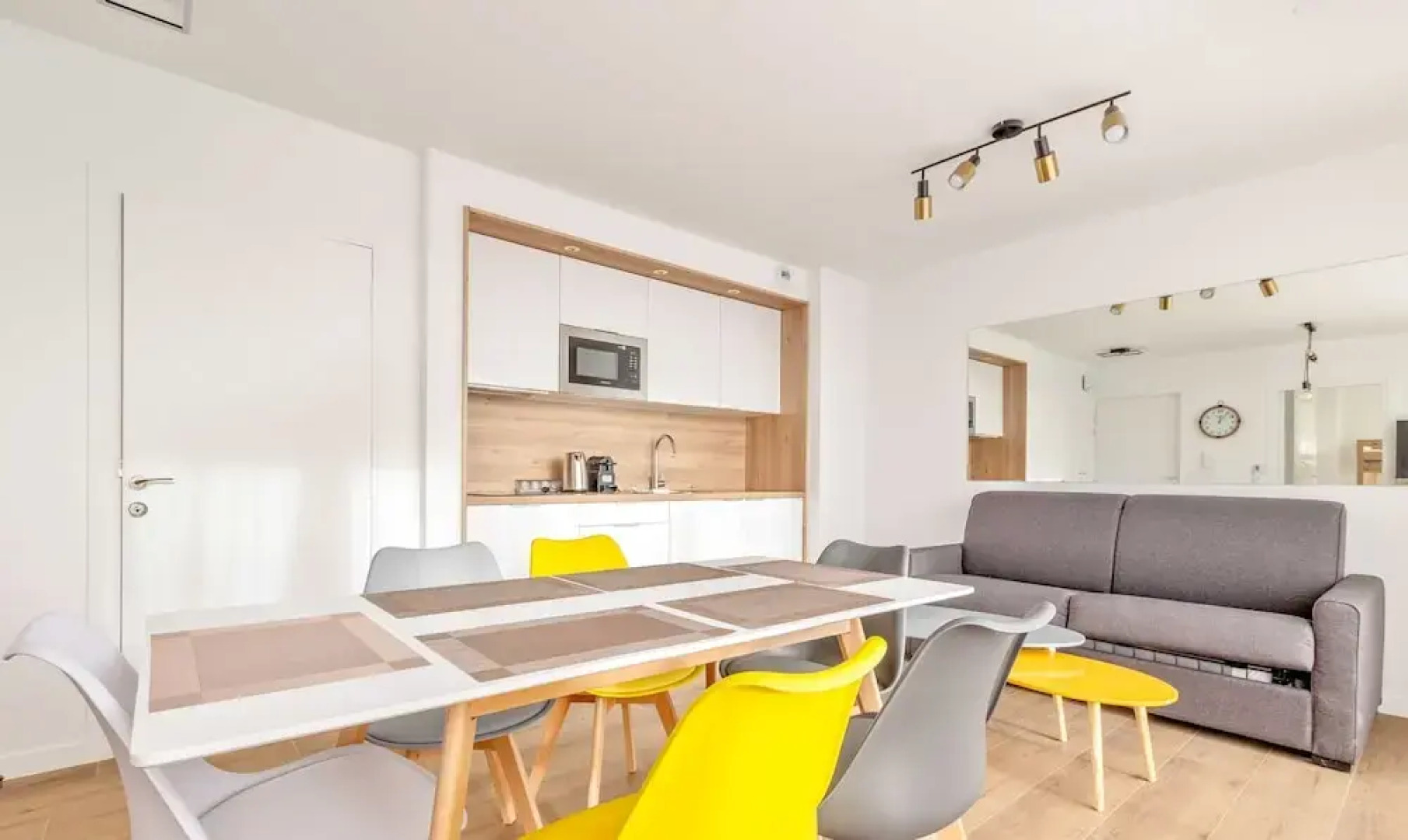 Modern Apt With Balcony-6p-close to Disney/paris