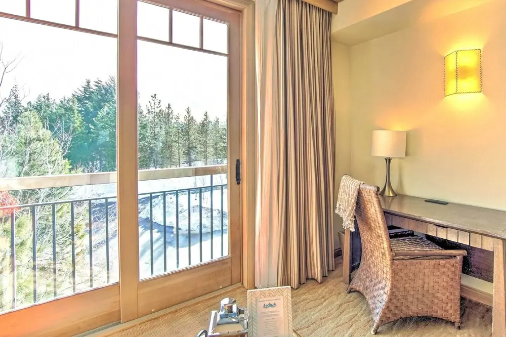 Stunning Cle Elum Studio With Juliet Balcony!