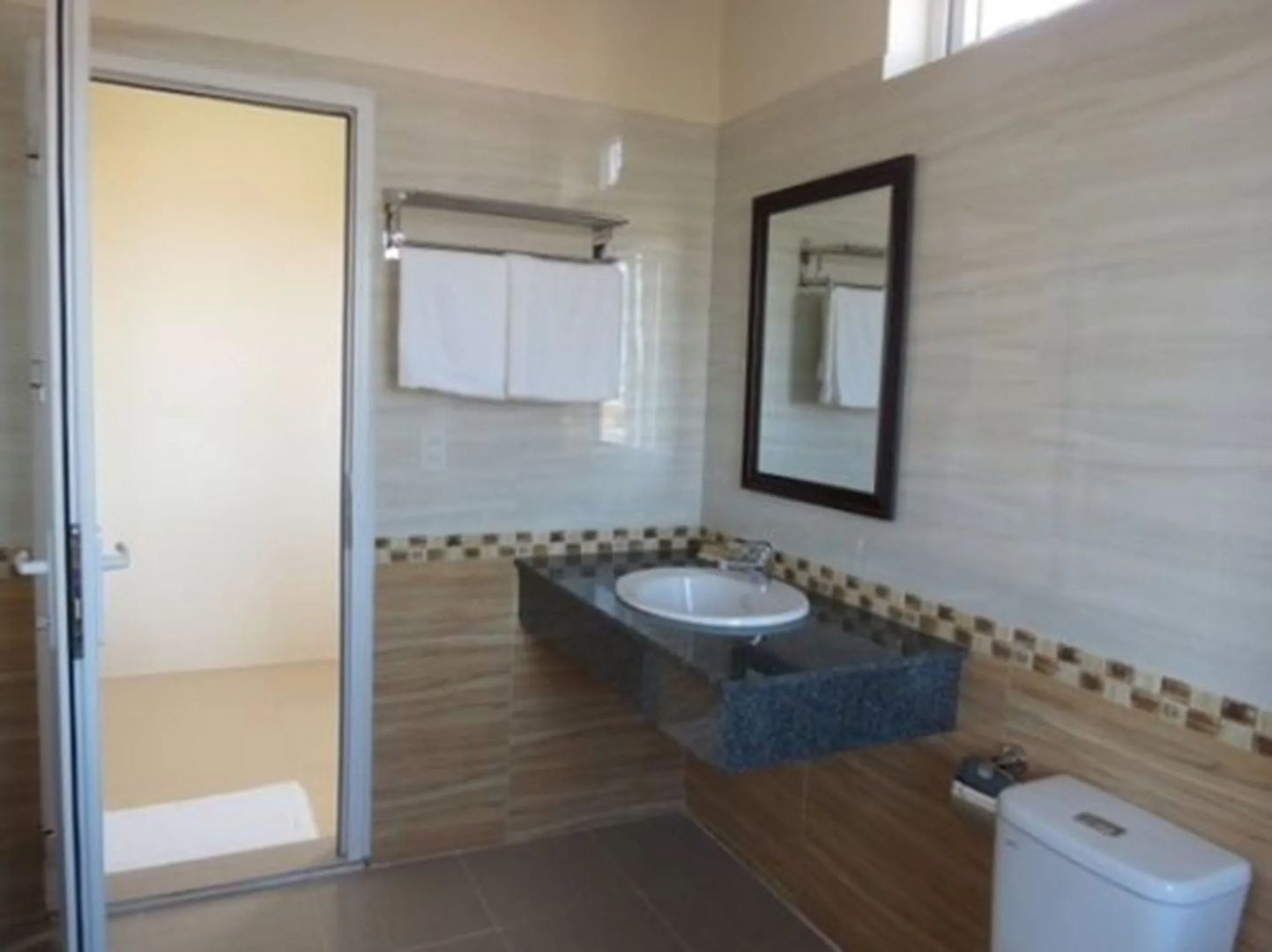 Nam Long Plus Hotel