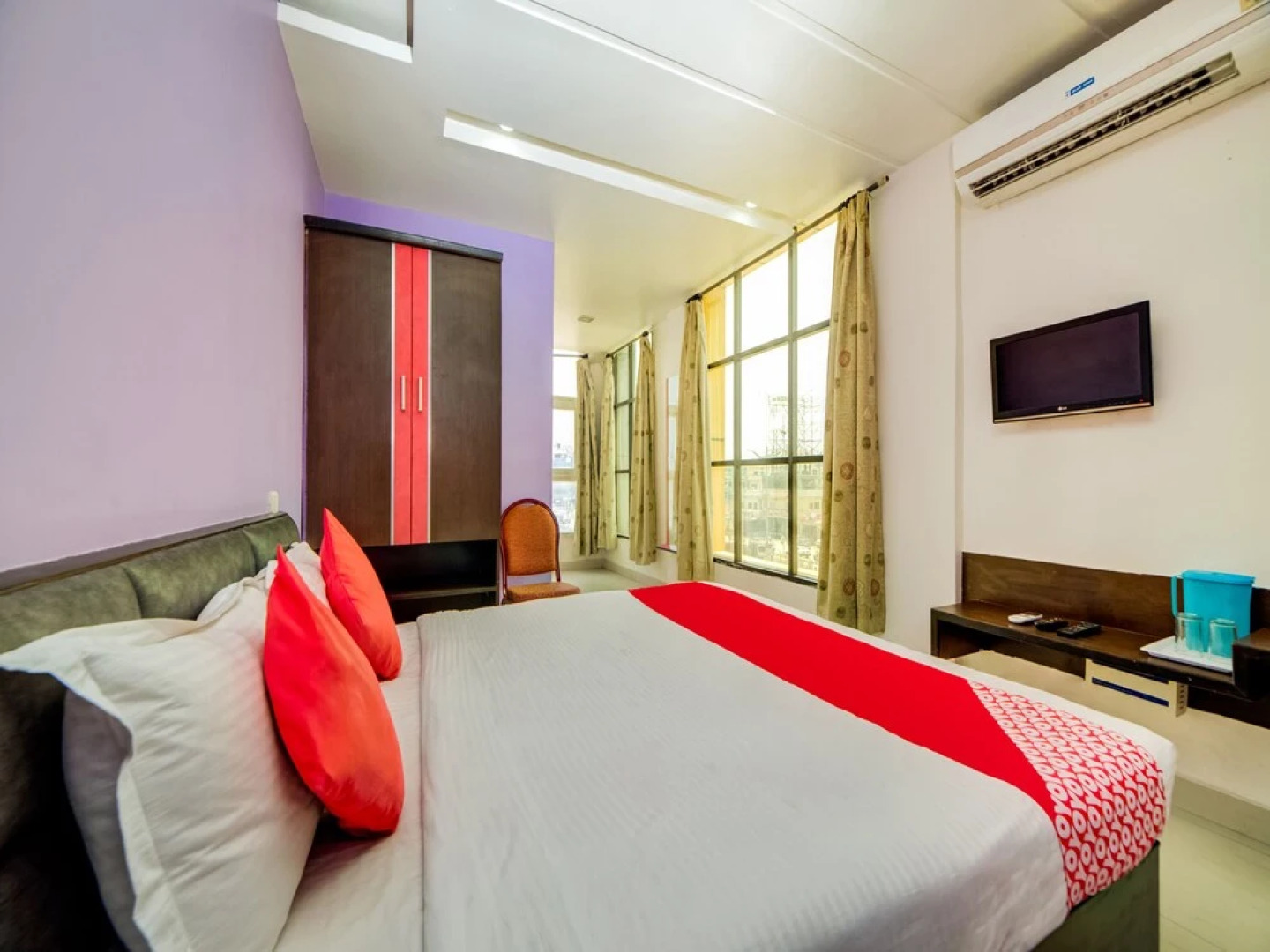OYO 40124 Hotel VJR Residency