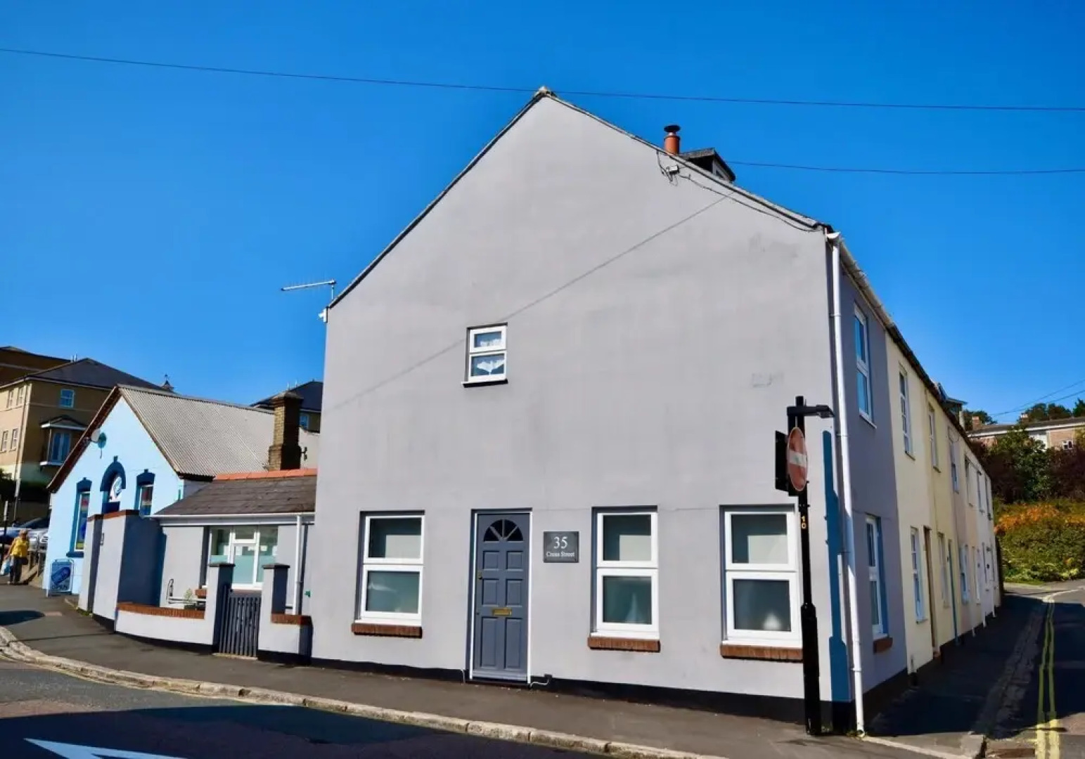 Boat House Centrally Located in the Sailing Mecca of Cowes