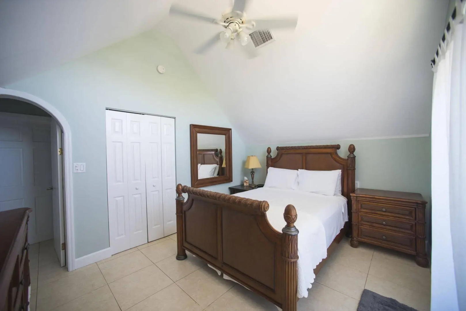 Shangri-La Boutique Bed & Breakfast