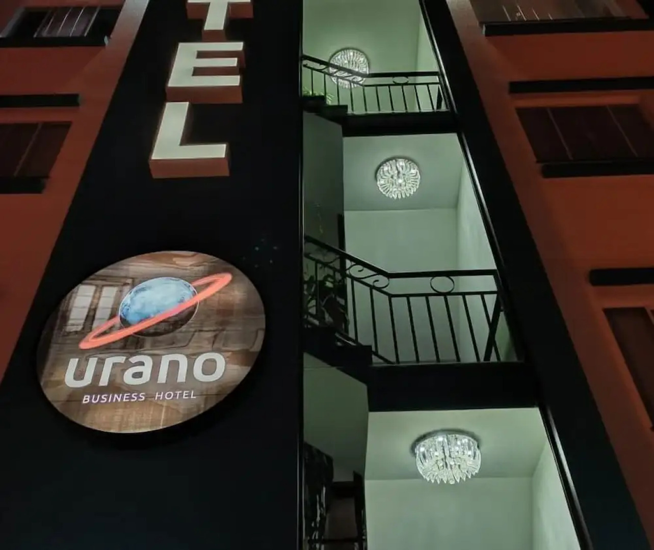 Urano Business Hotel