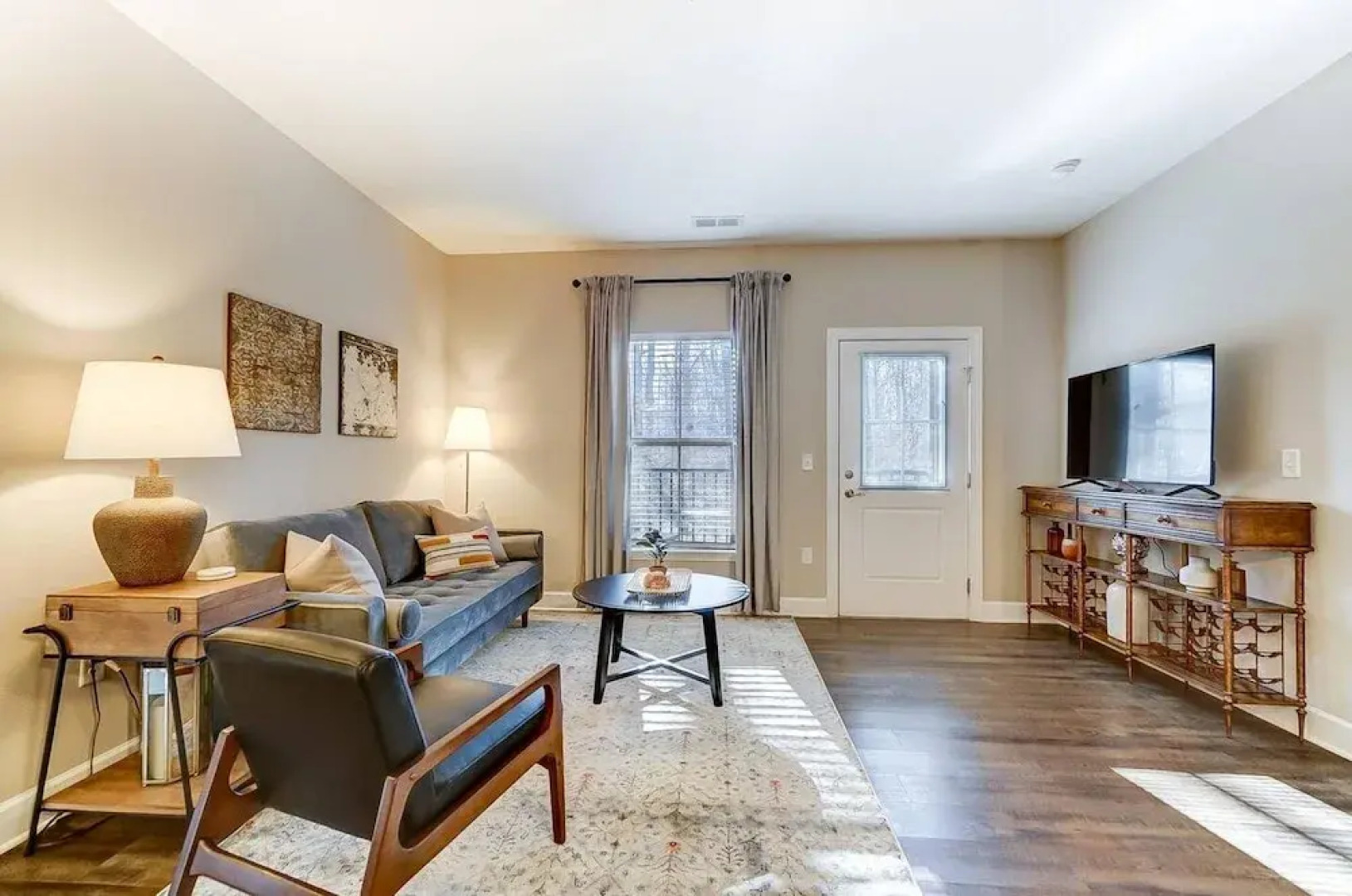 Polaris Luxury 2BR WFH Ready Pet Friendly