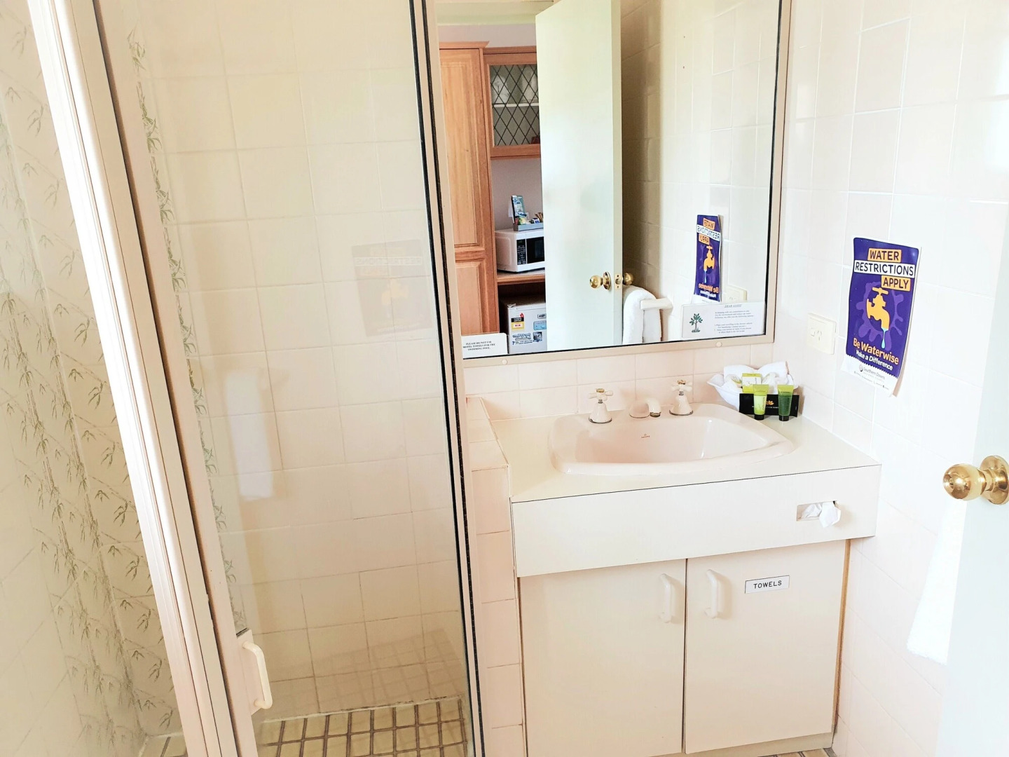 McNevin's Warwick Motel